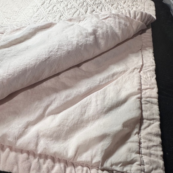 Tahari Set Of Two Cotton Diamond Quilted Tie Back Shams Pink 23x28 Queen - Picture 3 of 10